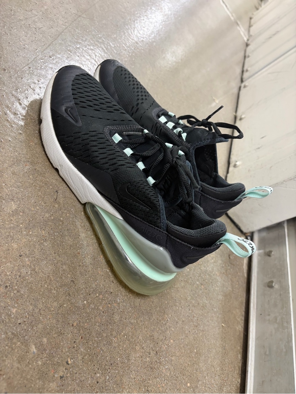 Nike Women’s Air Max 270 Black with Mint Accents